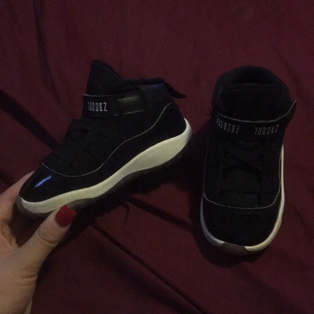 Toddler Jordan 11s 8c GREAT CONDITION